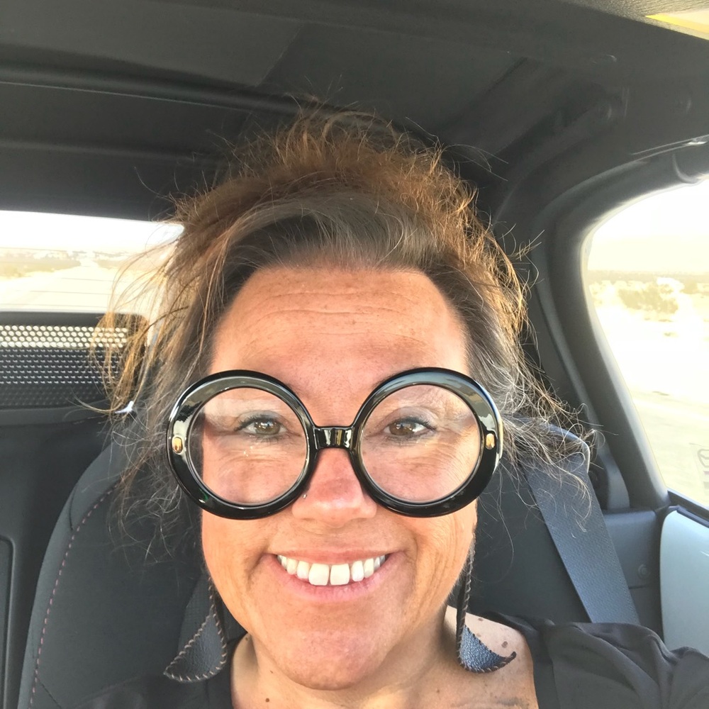 Meet your Posher, Leslie